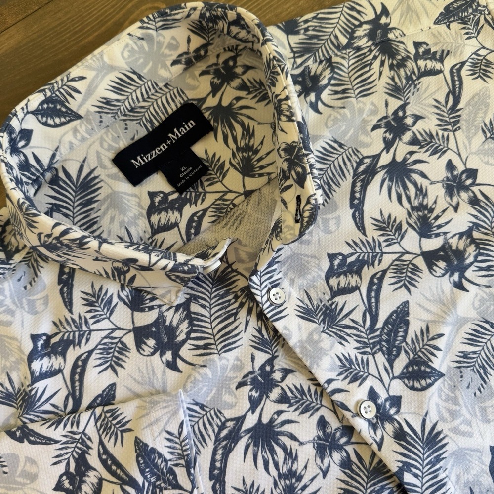 Mizzen+Main Men's XL Classic Fit Floral Leafs Short Sleeve Button Up Shirt
